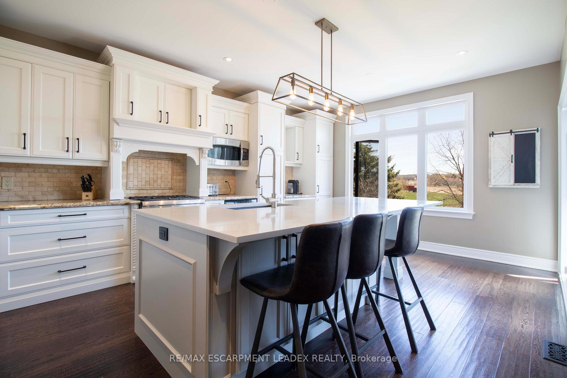 37 Glover Road photo 8