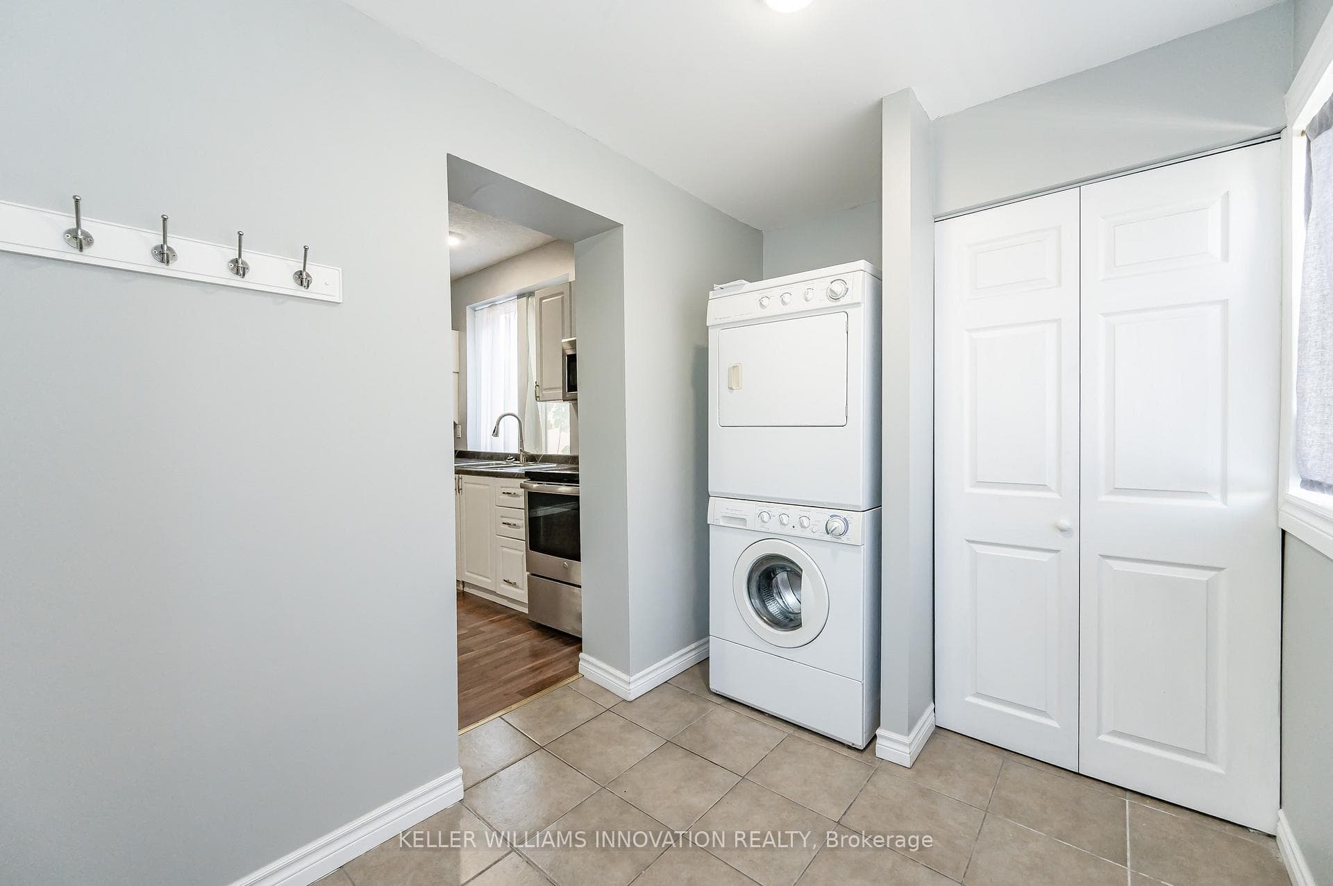 177 Weber Street Unit Lower photo 3
