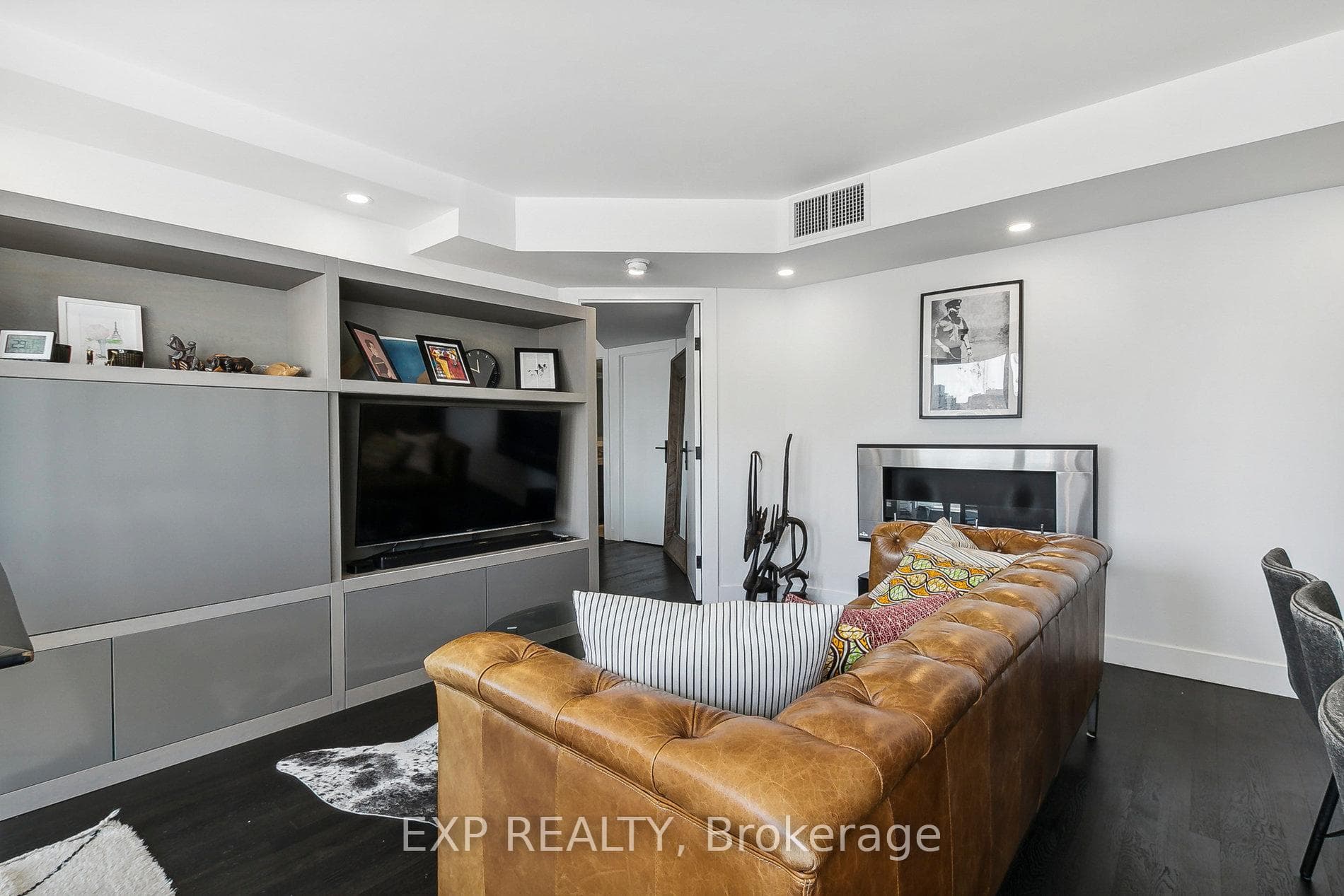 7 Broadway Avenue Unit 701 photo 6