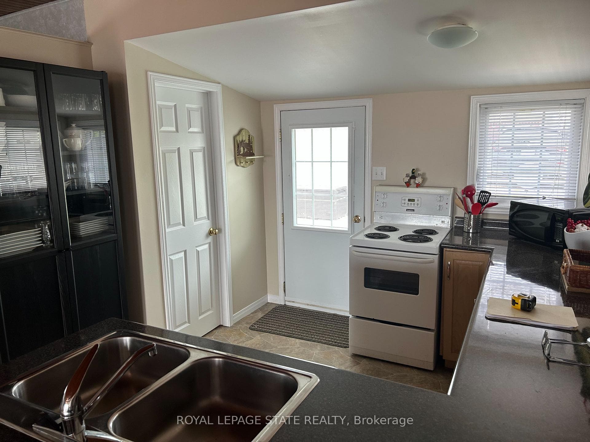 6 Lakeside Drive photo 7