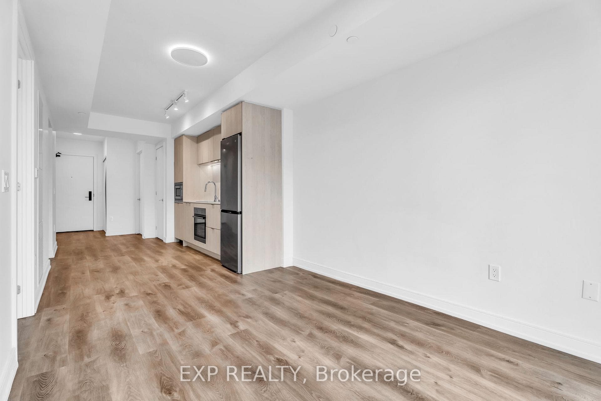 1 Jarvis Street Unit 828 photo 20