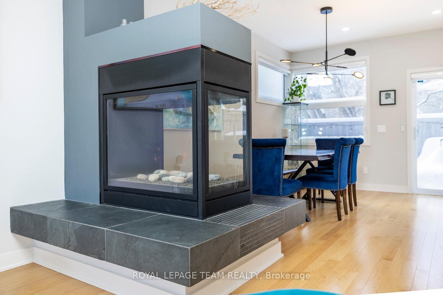 8 Champagne Avenue photo 10