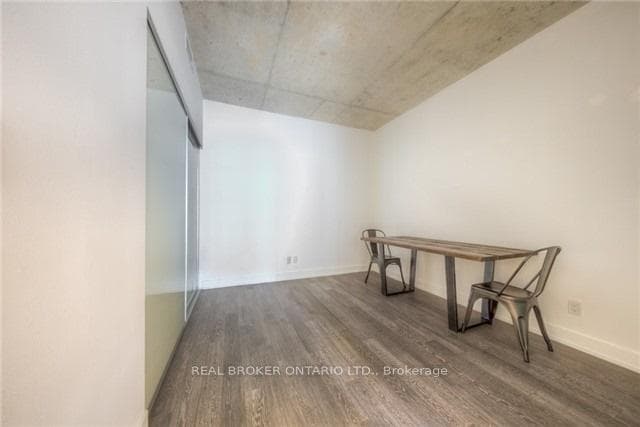 20 Minowan Miikan Lane Unit 402 photo 11