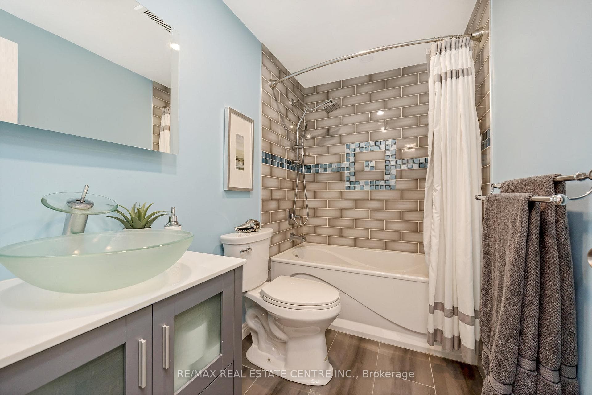4pc main bathroom, renovated in 2020