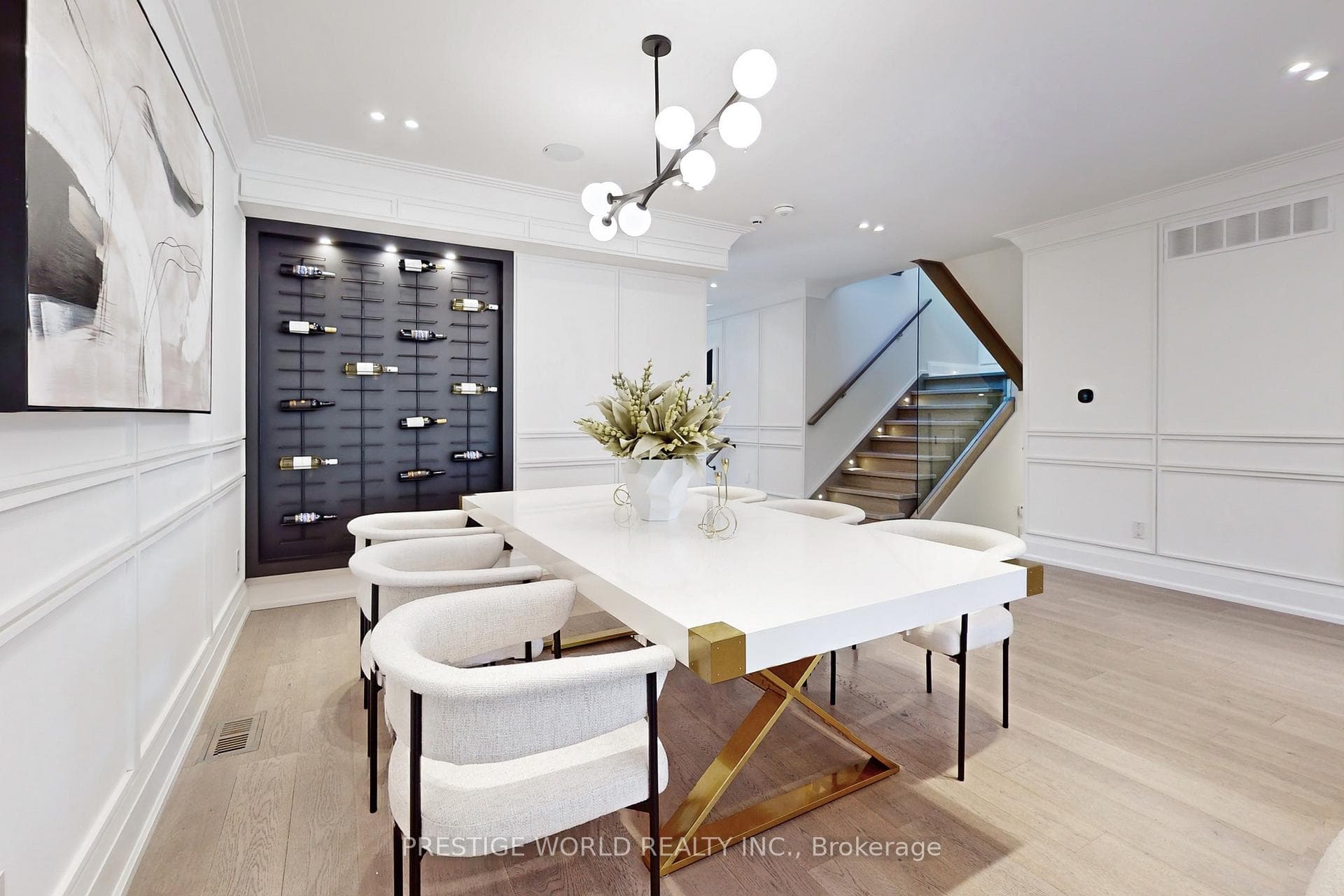 500 Hounslow Avenue photo 8