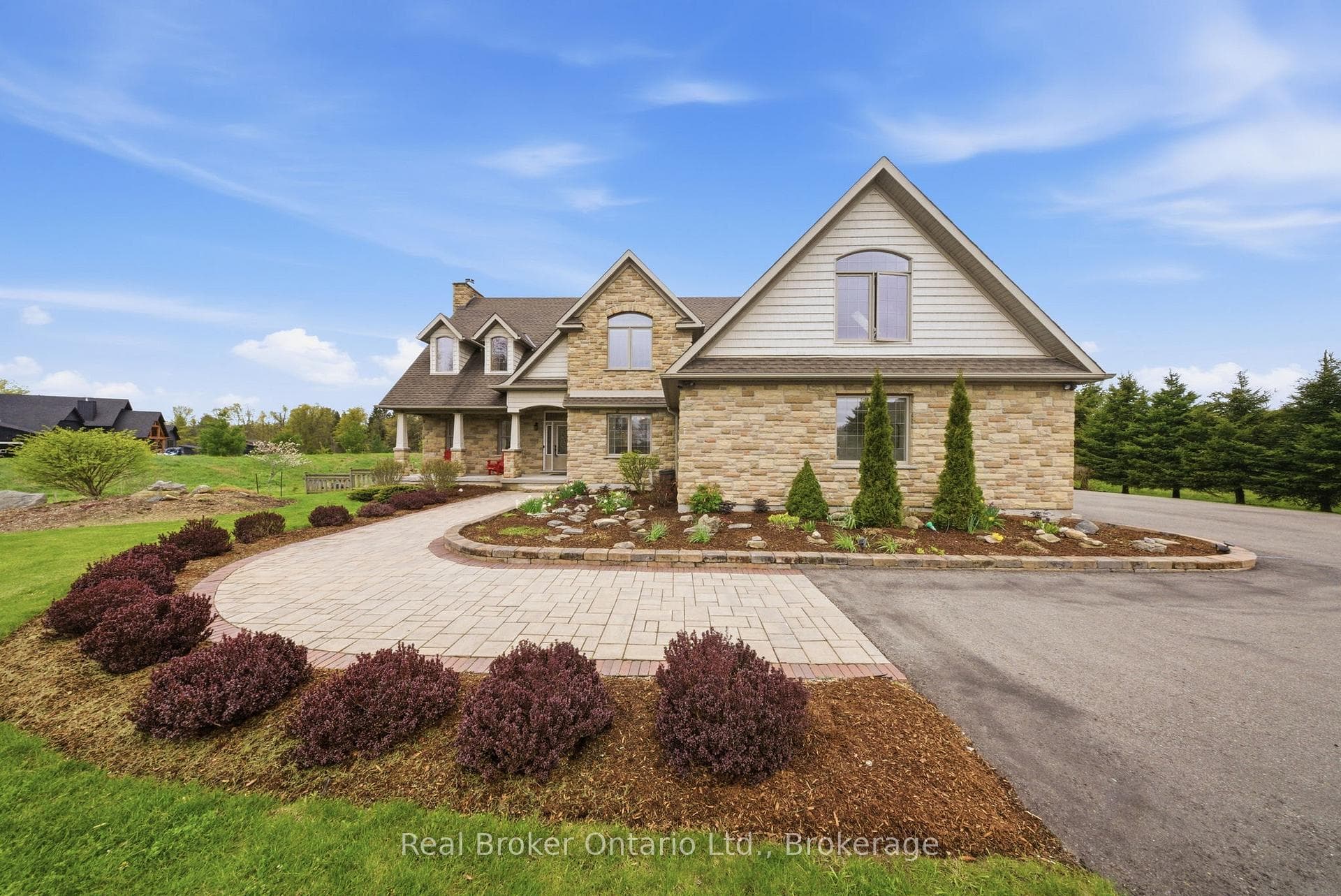 4760 Nassagaweya-Puslinch Townline photo 1