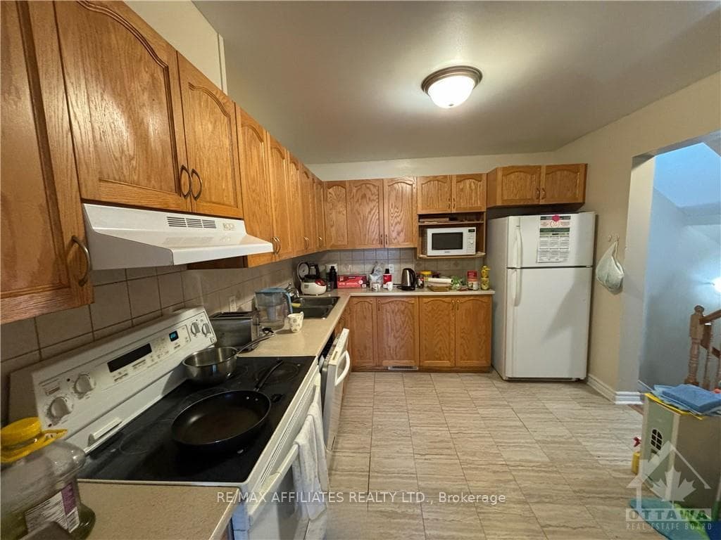 185 TACOM Circle photo 6