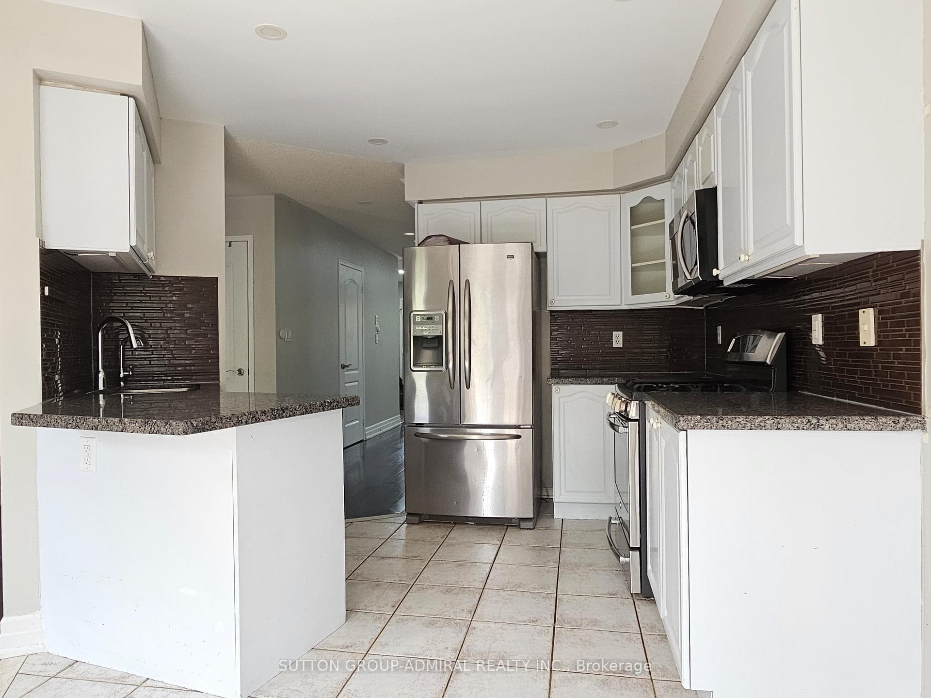 2166 Meadowglen Drive photo 7