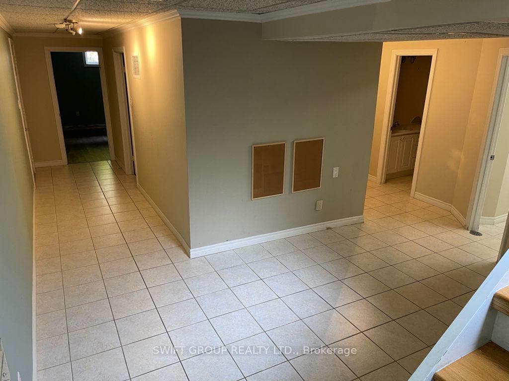 389 Sandhurst Drive photo 16