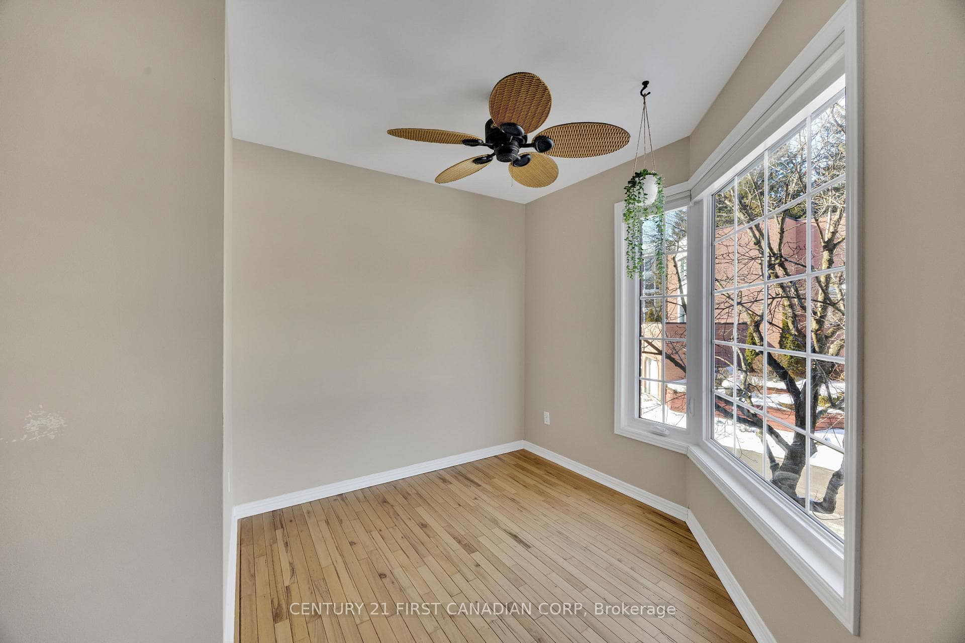 703 WINDERMERE Road Unit 3 photo 9