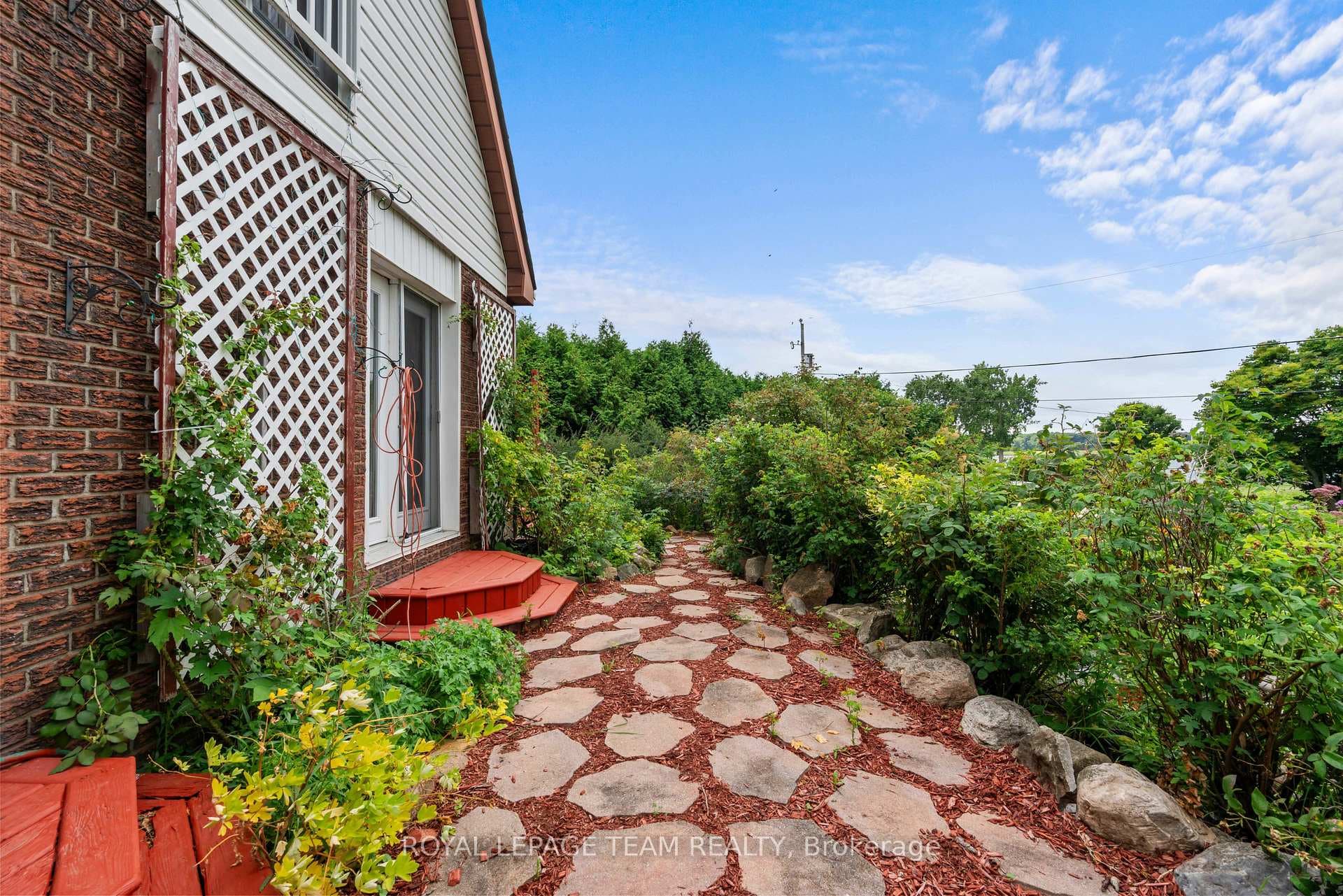 5687 Cherry Street photo 35