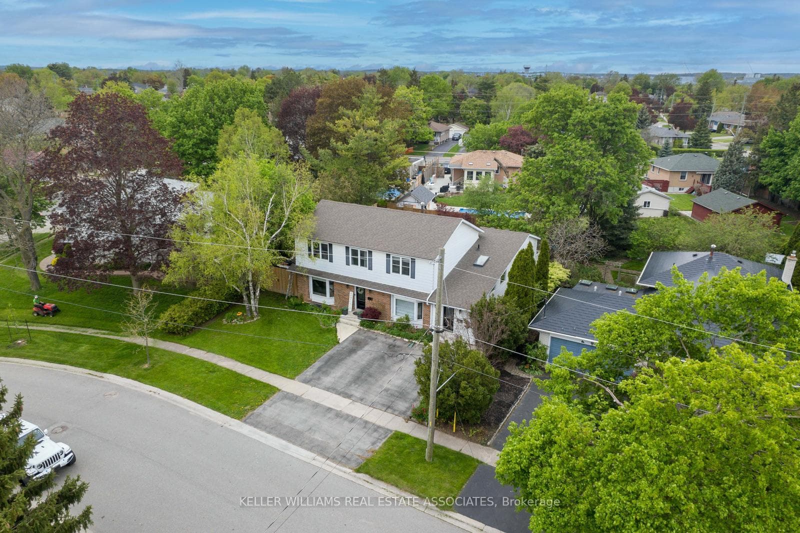 9 Fagan Drive photo 3