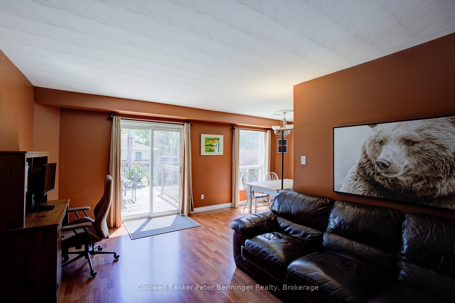 737 Mackendrick Drive photo 7