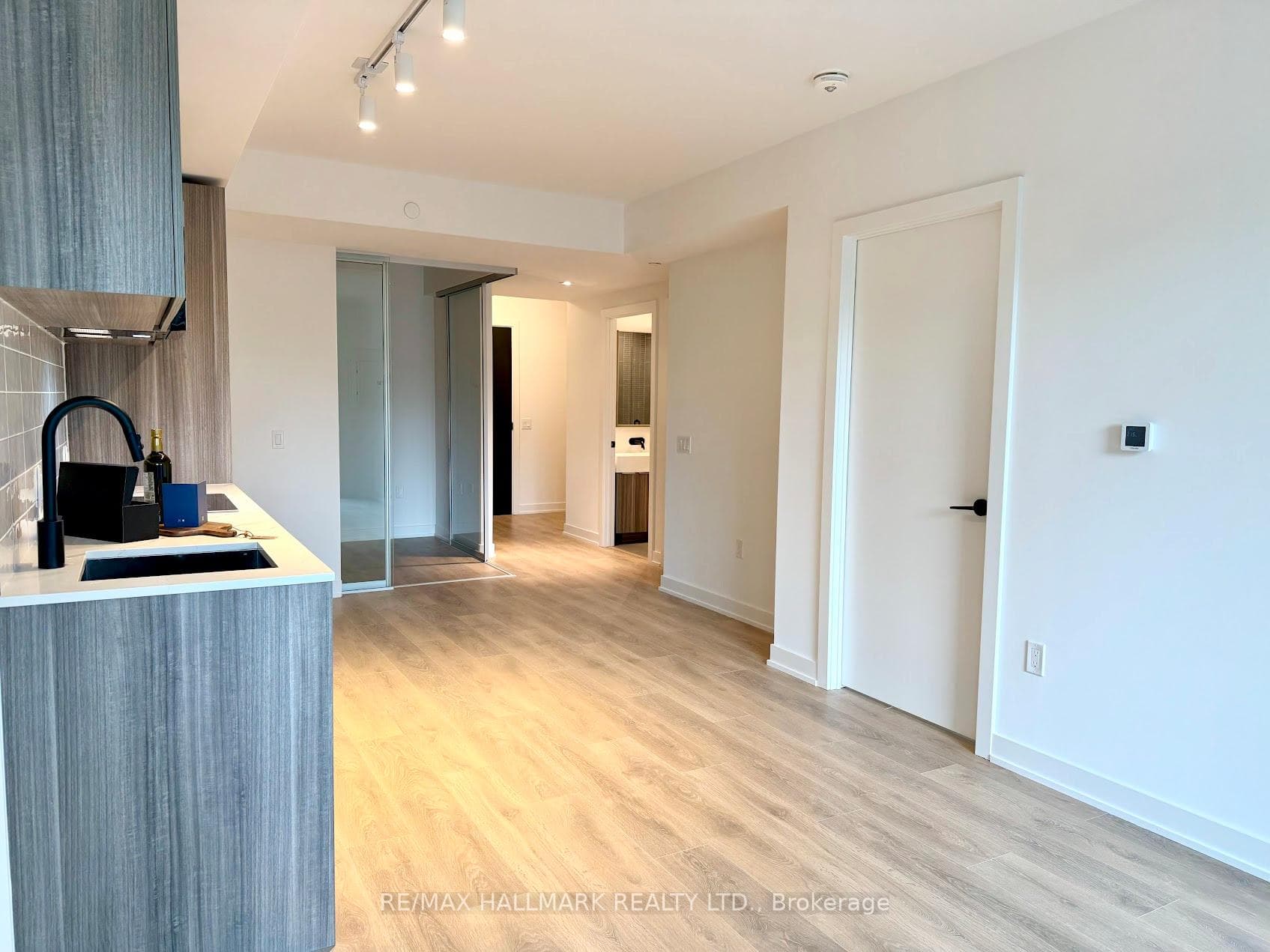 117 Broadway Avenue Unit 319 photo 6