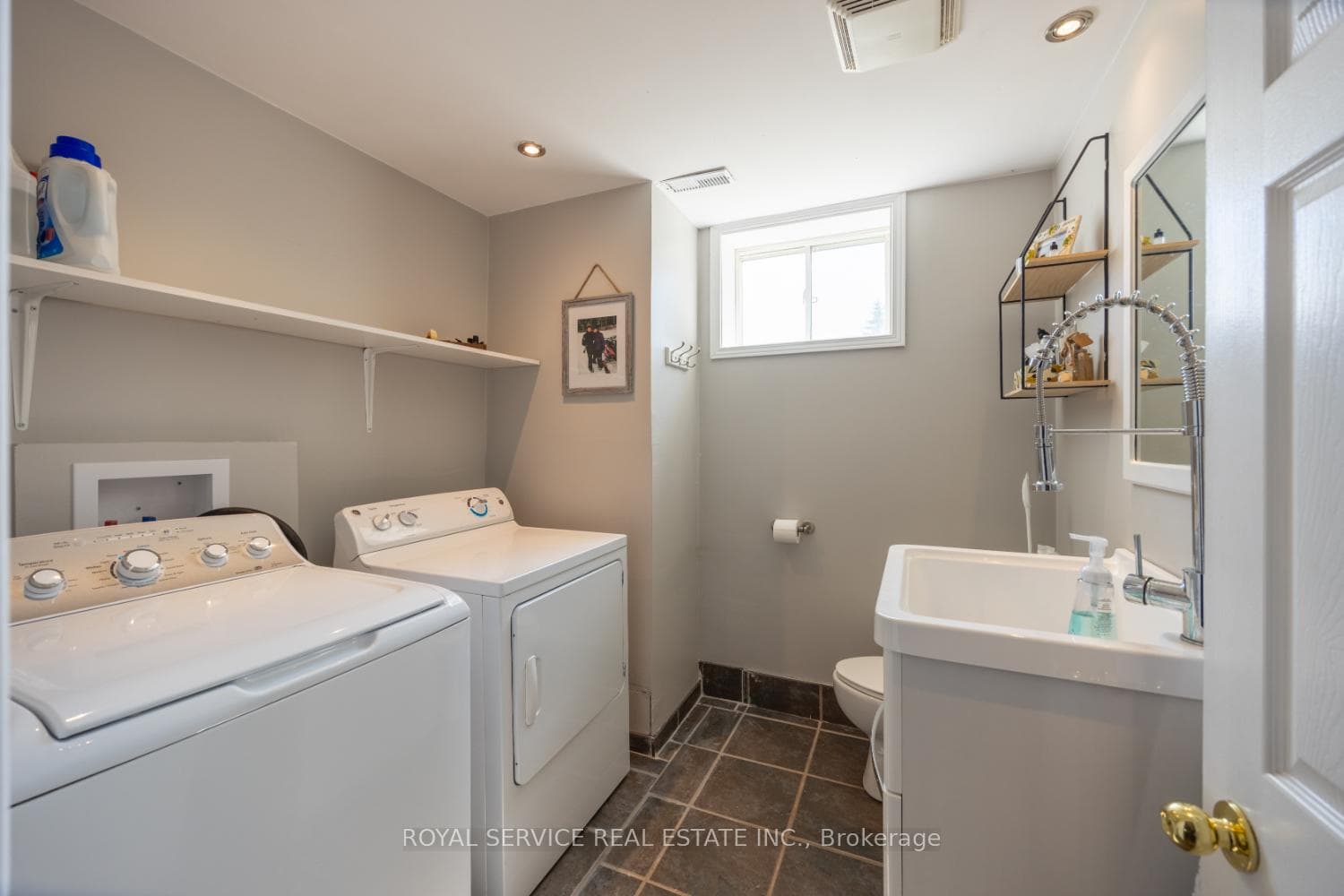 2 pc Bathroom / Laundry Room