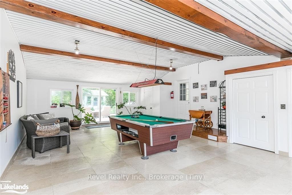 2440 CHAMPLAIN Road photo 20