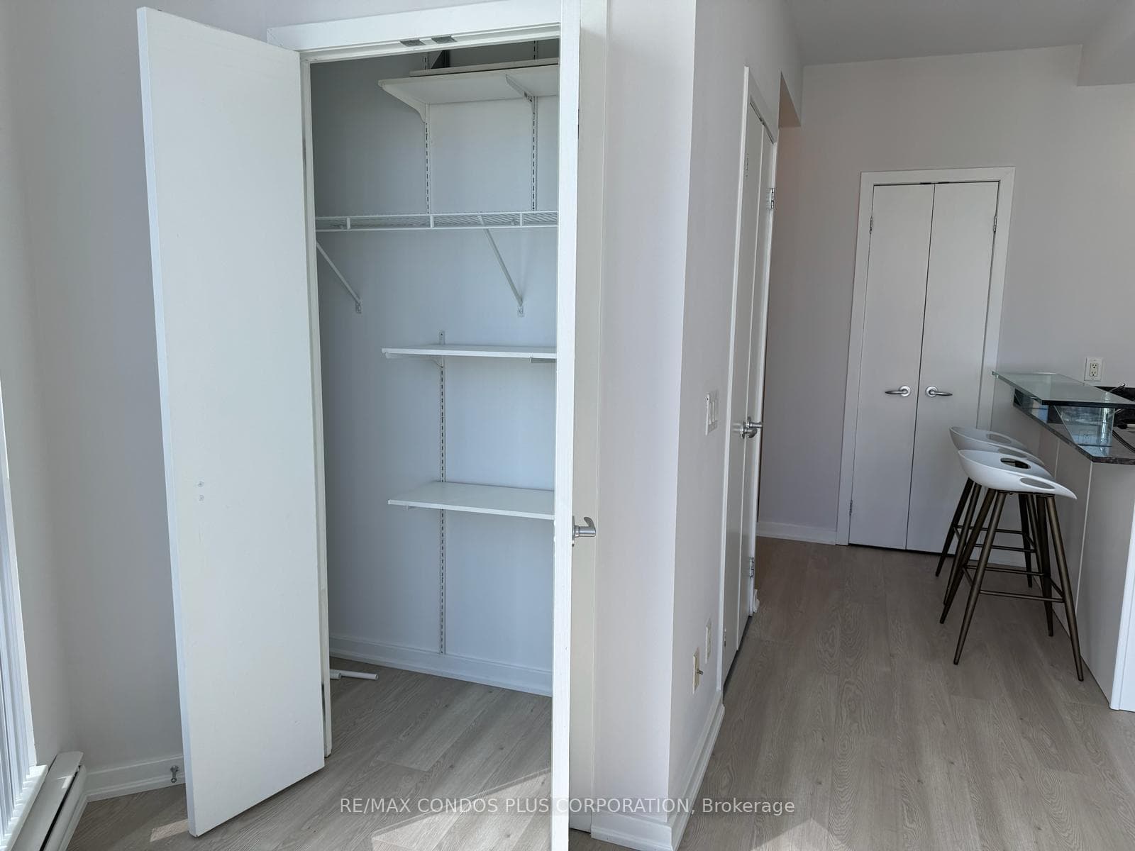 8 York Street Unit 2701 photo 16