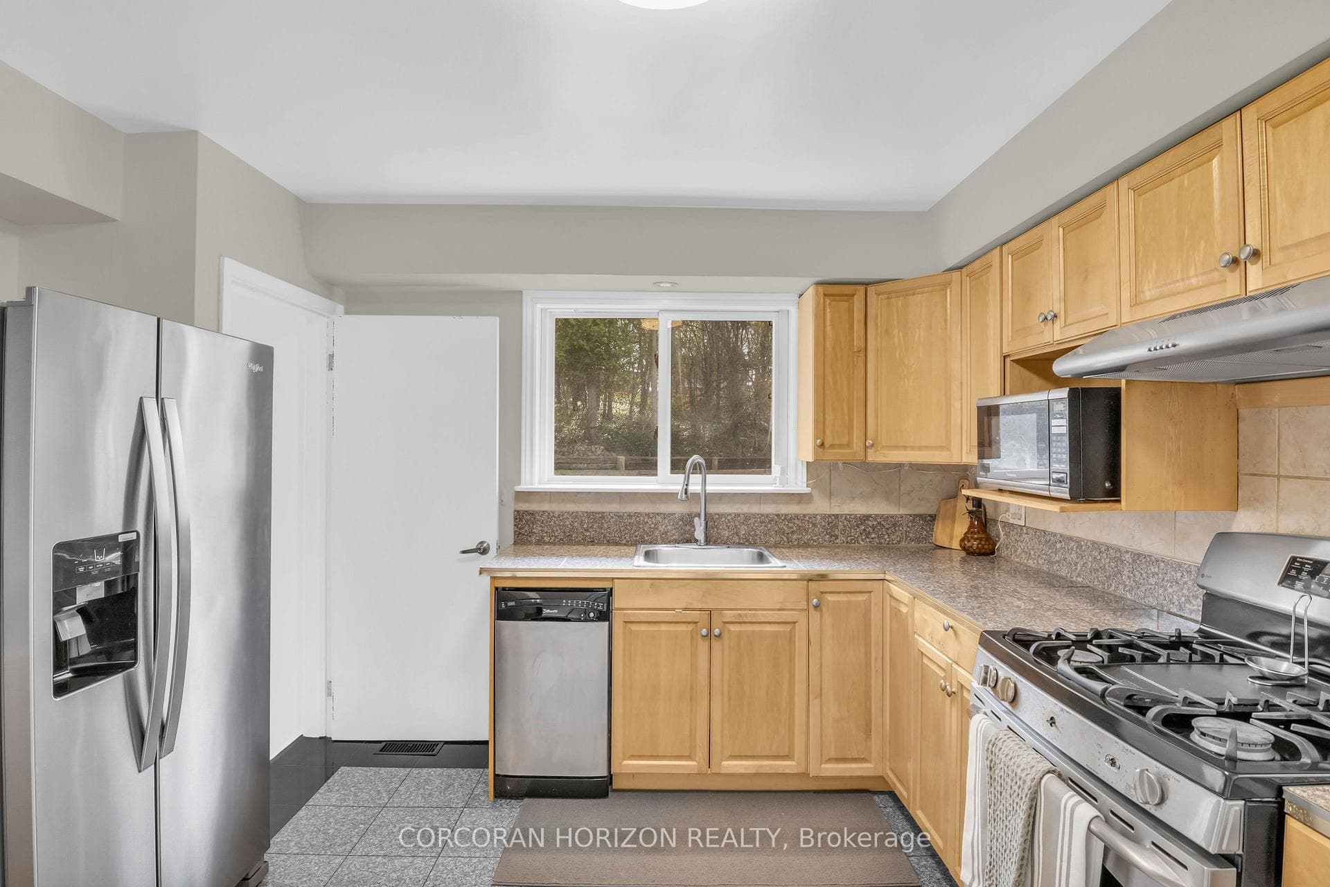 7226 Wellington Road photo 19