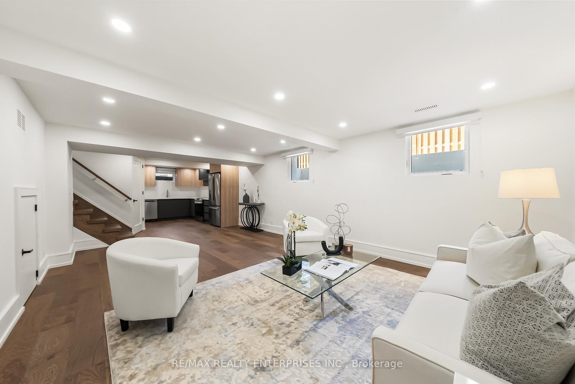 1495 Thetford Court photo 26