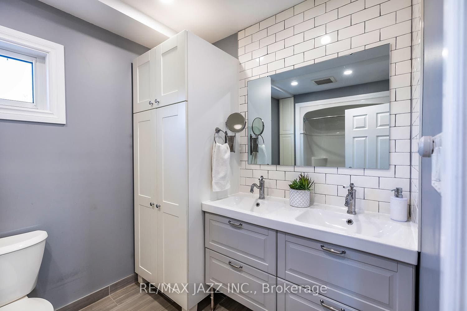 311 Currie Avenue photo 11