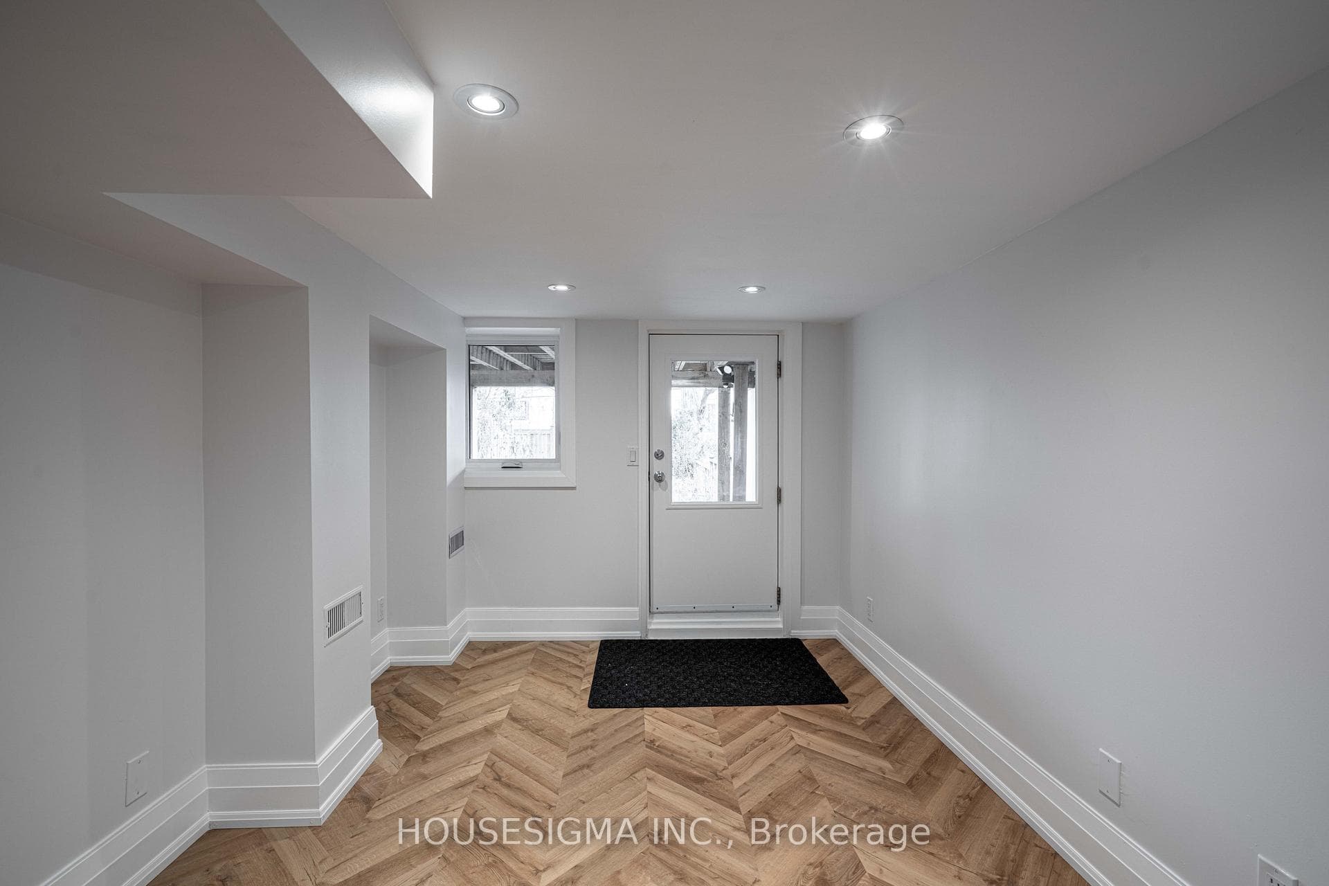 5 Ivy Avenue Unit Lower photo 9