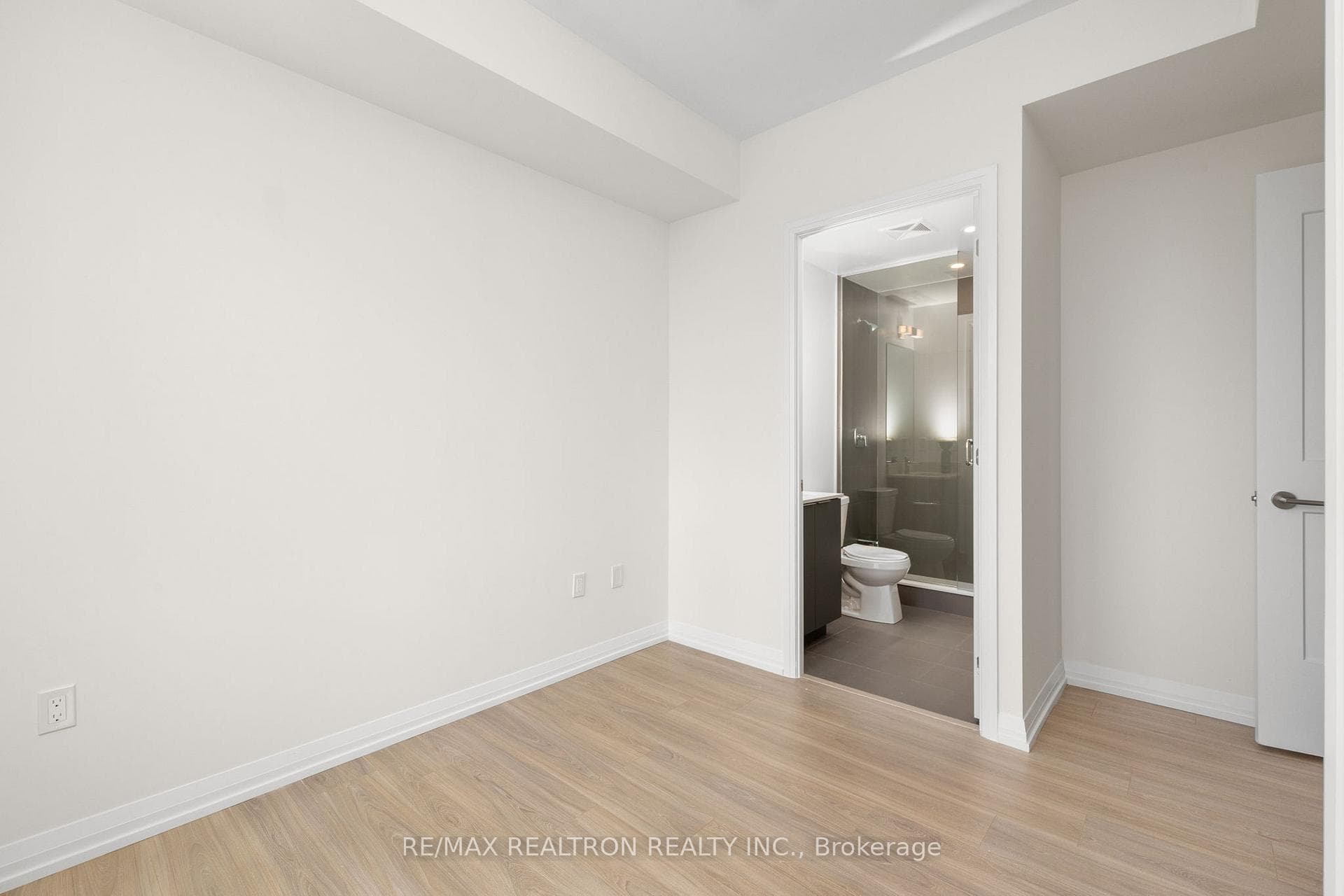 Primary Bedroom w/Ensuite