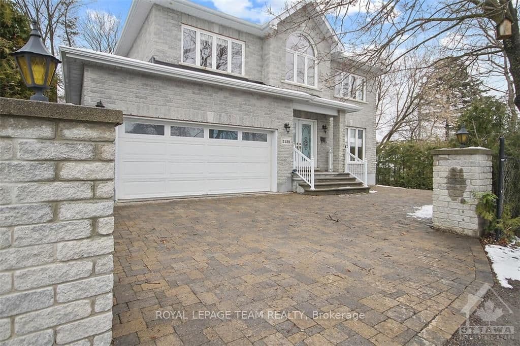 3128 SOUTHMORE Drive photo 1