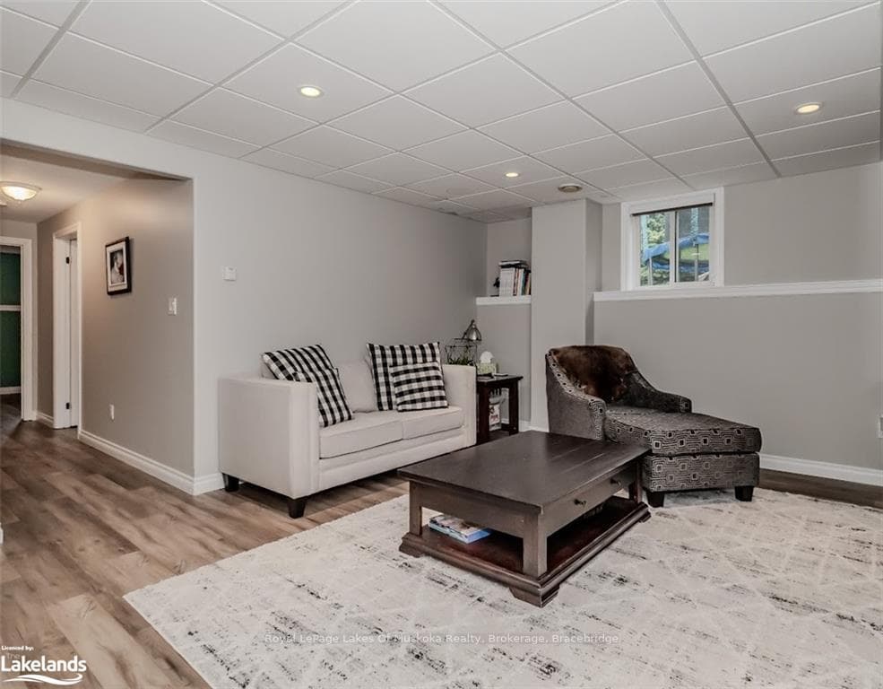 20 COATES Avenue photo 26