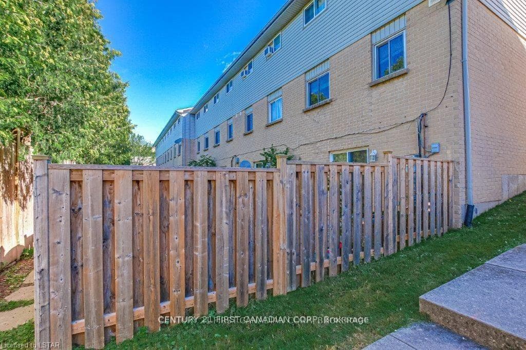 577 Third Street Unit 28 photo 17