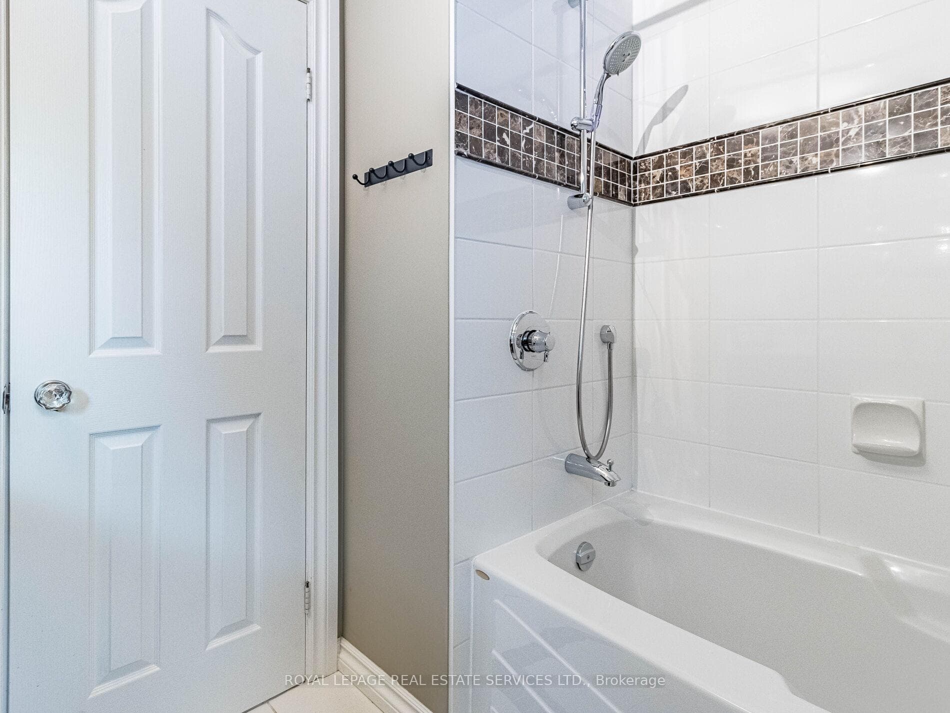 44 Parkend Avenue photo 23