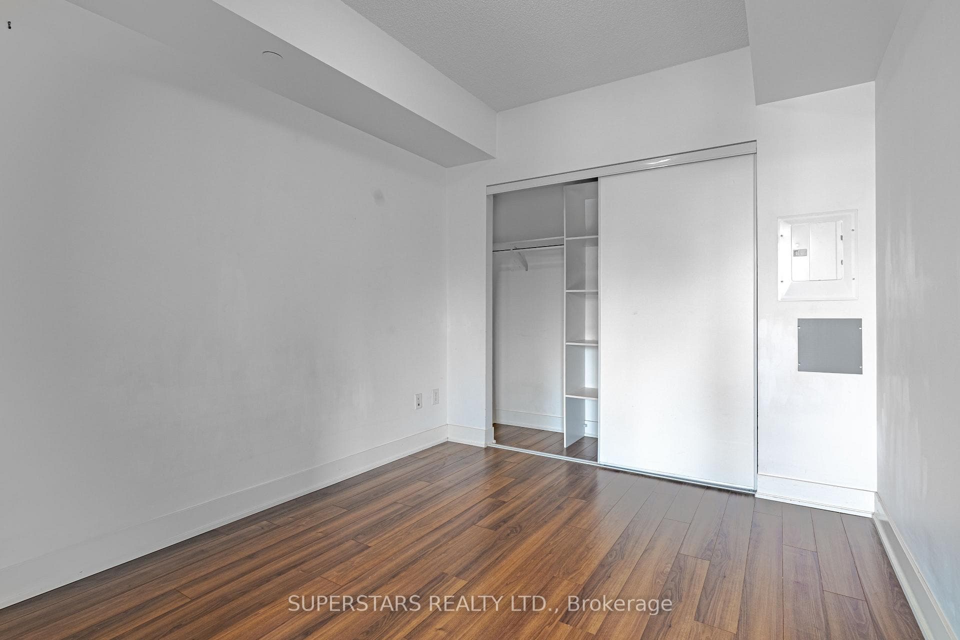 7608 Yonge Street Unit 318 photo 9