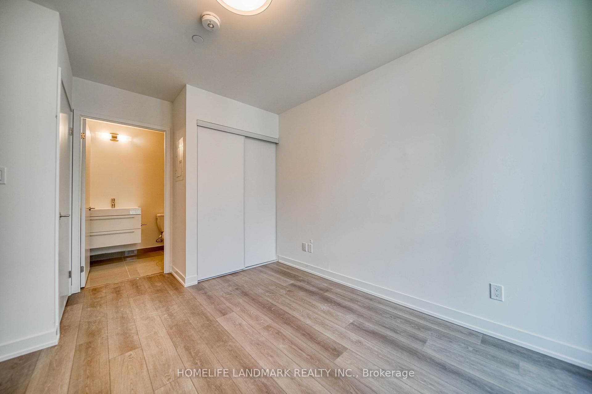 38 Simcoe Promenade Unit C915 photo 9