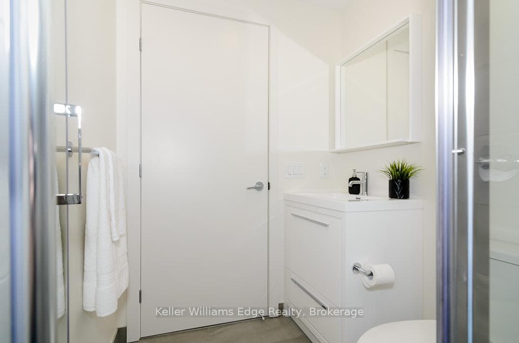 212 King William Street Unit 405 photo 23