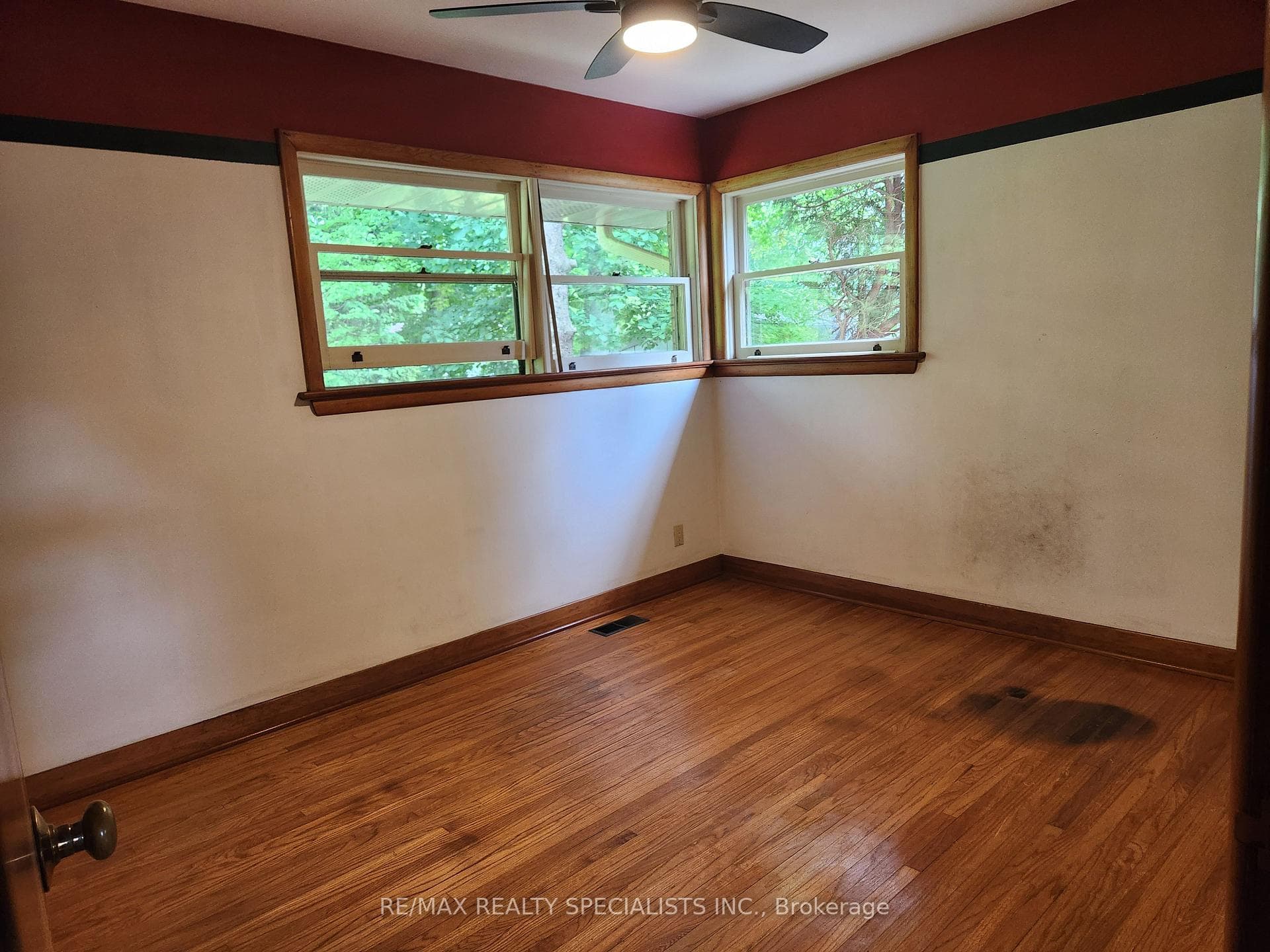 397 COOMBS Avenue photo 17