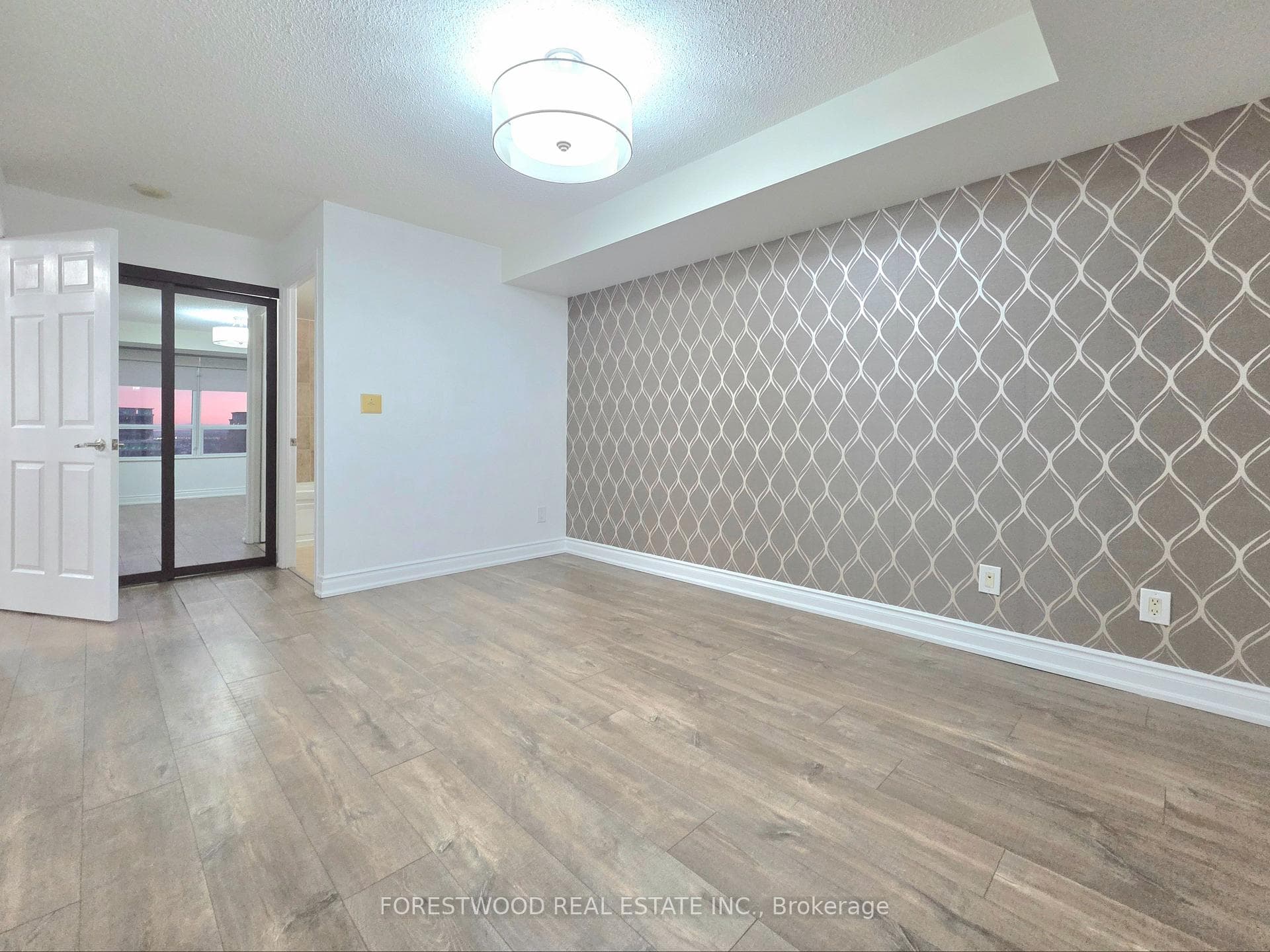 310 Burnhamthorpe Road Unit 3303 photo 10