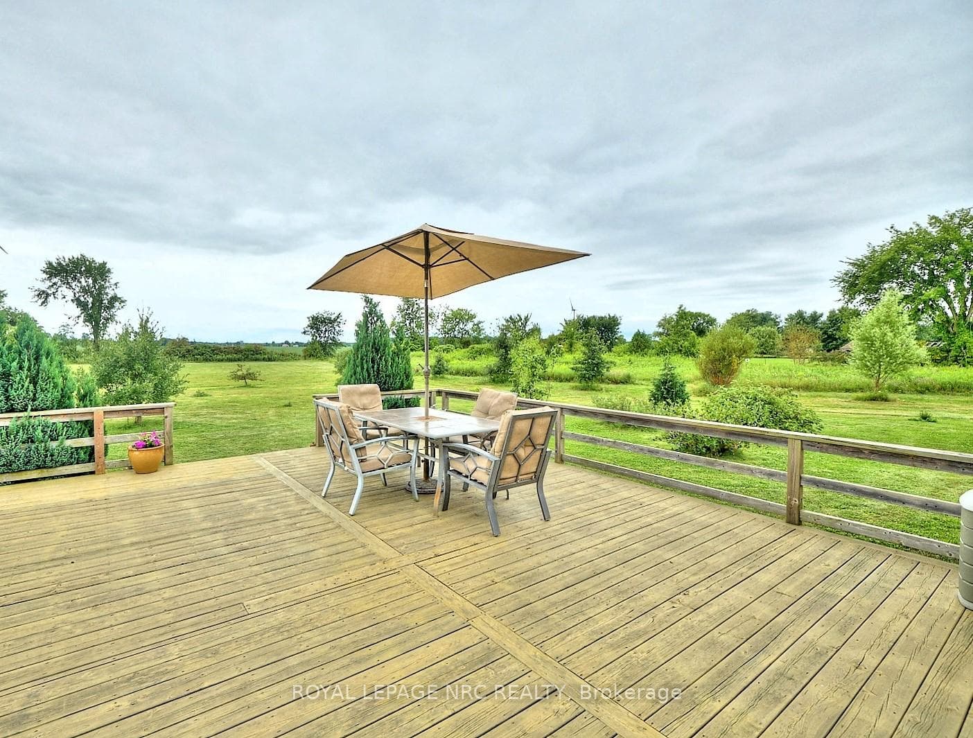 3772 CANBOROUGH Road photo 26