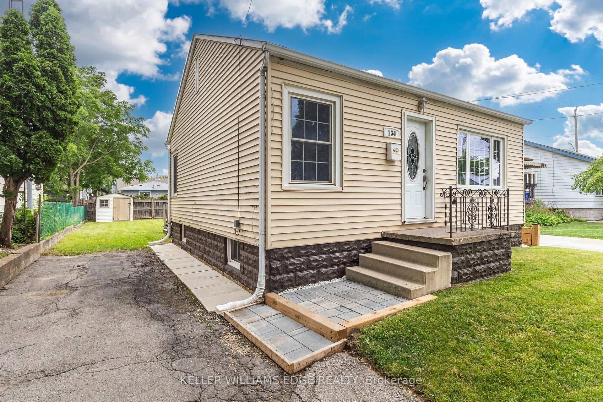 134 Selkirk Avenue photo 2