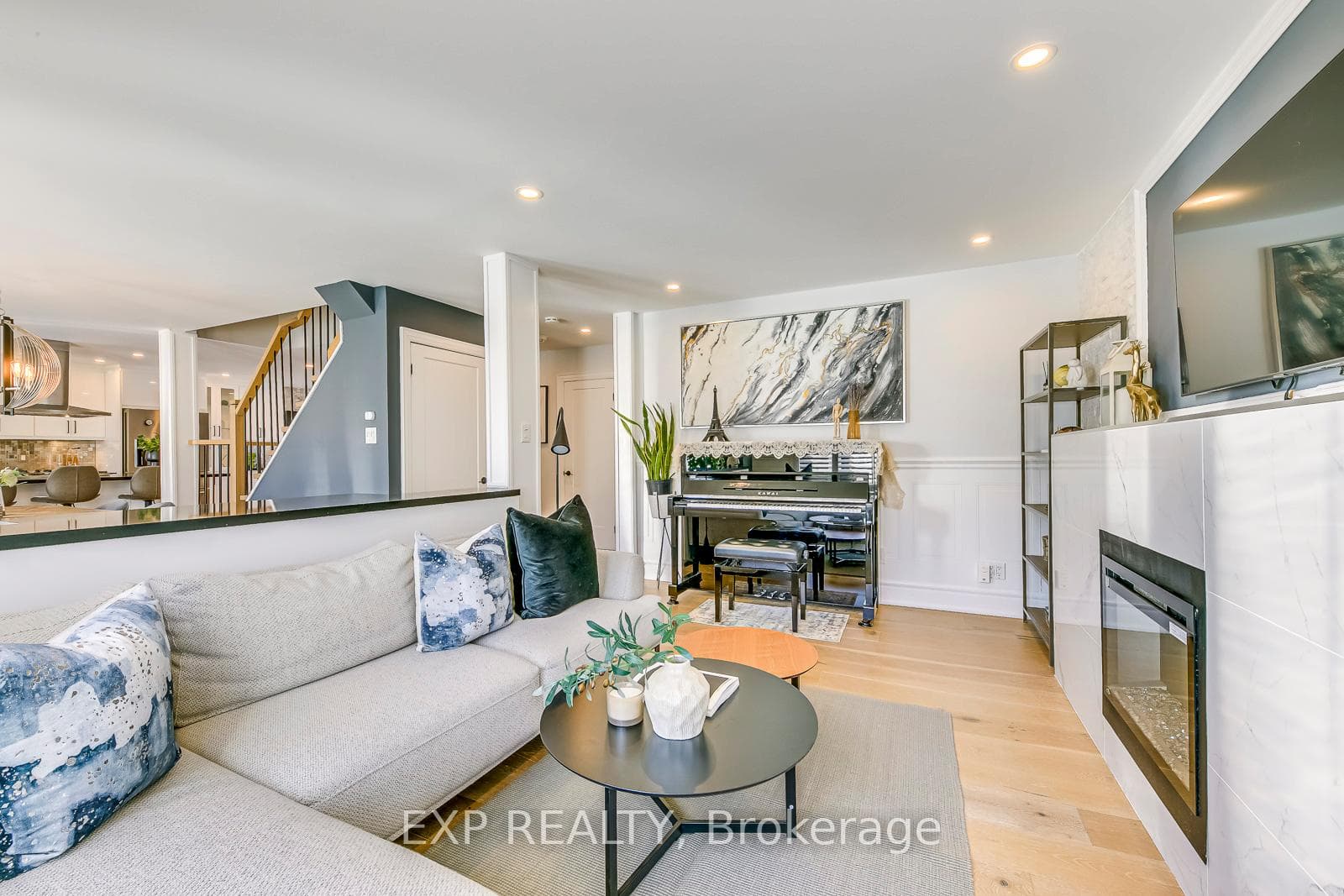 322 Mary Street photo 20