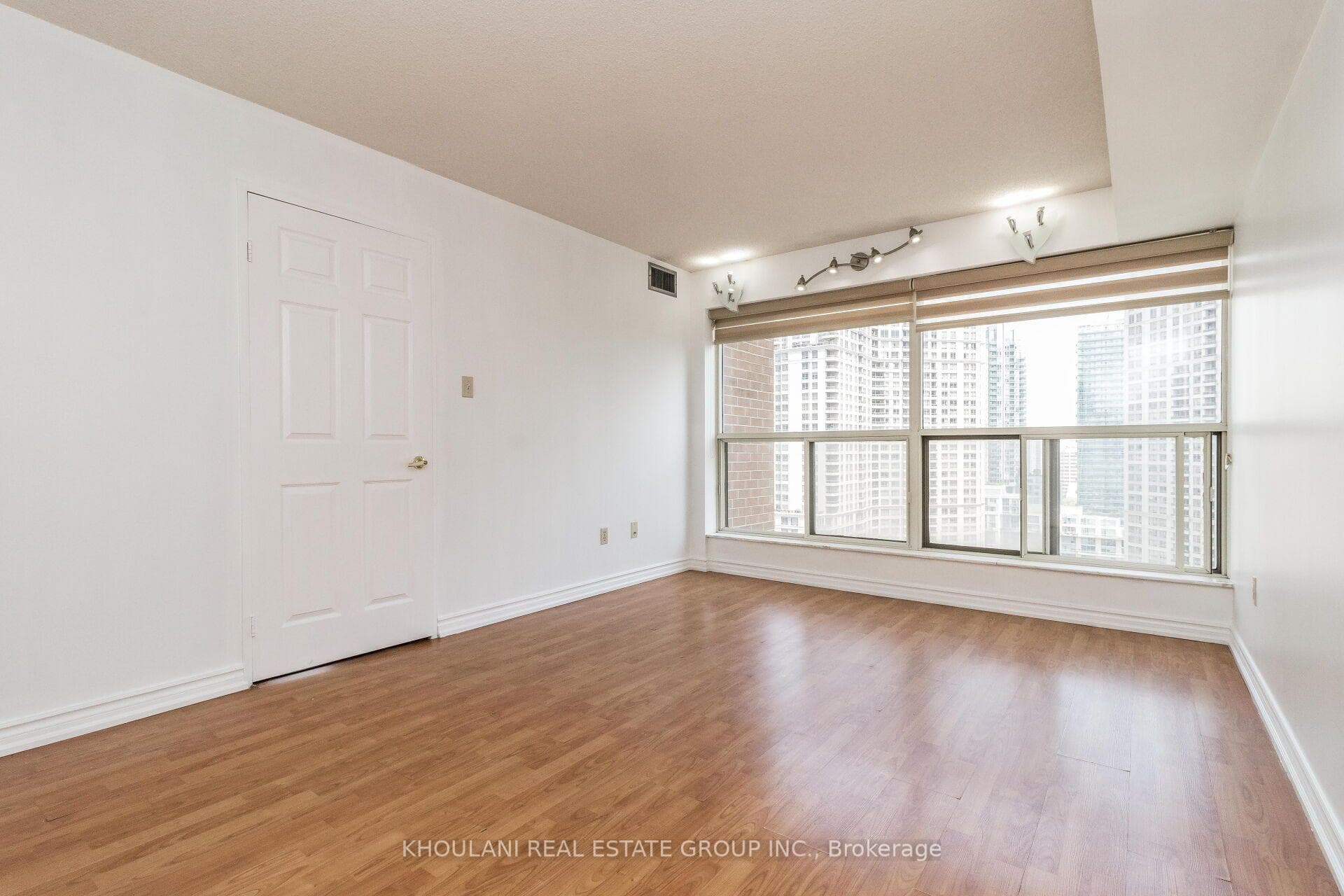 335 Webb Drive Unit 2006 photo 25
