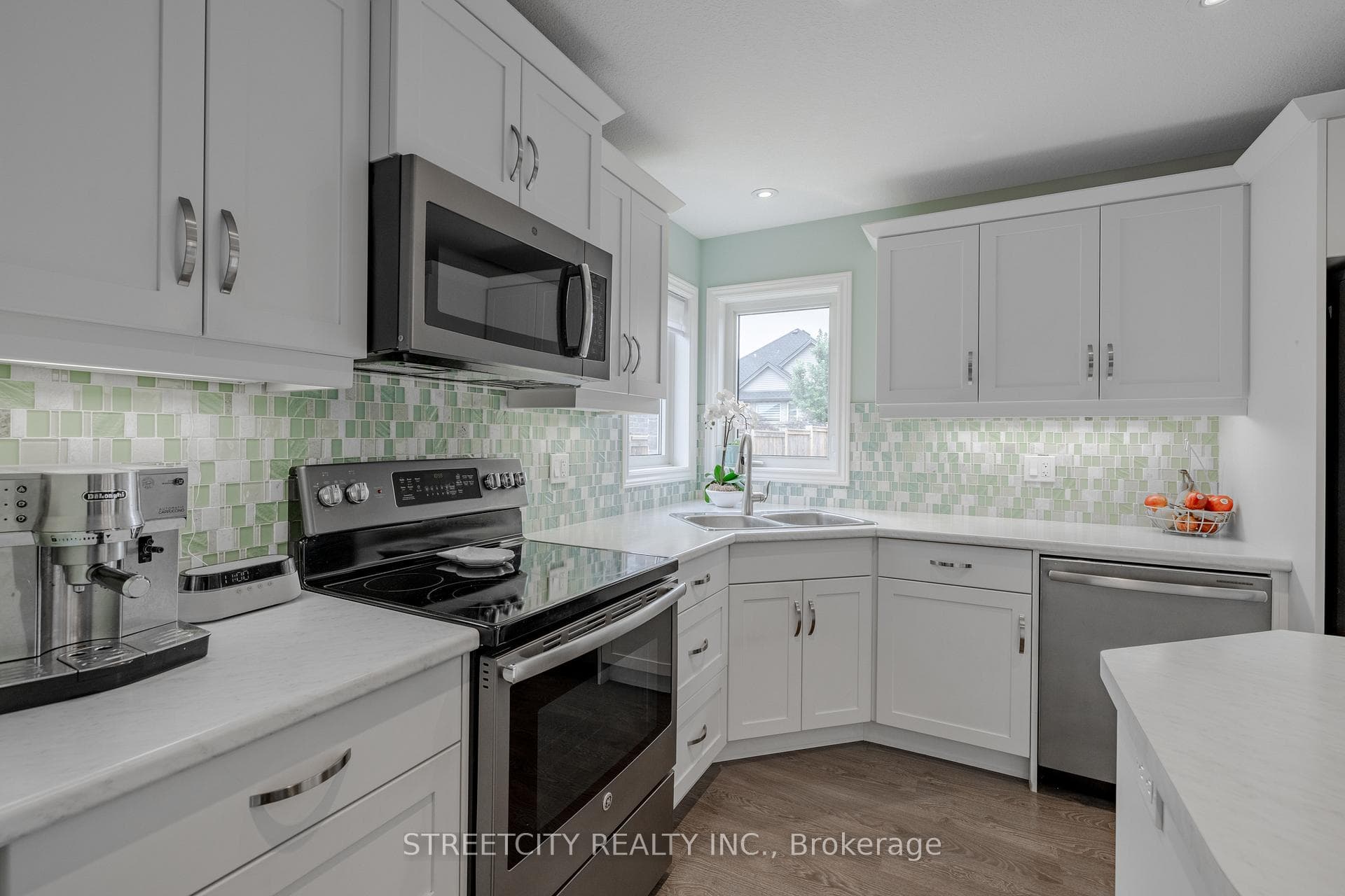 50 Carolina Crescent photo 12