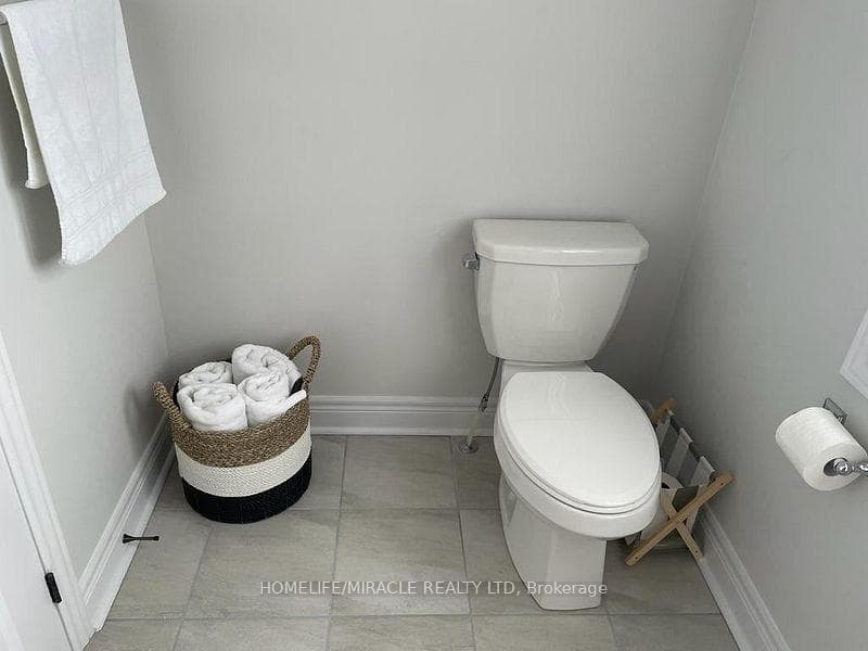 31 OVERSTONE Road photo 30