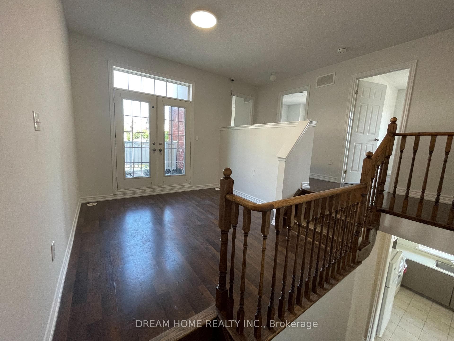 2 Larry Grove Way photo 11