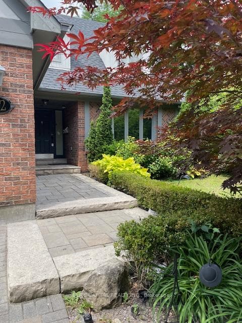 22 Elkpath Avenue photo 3