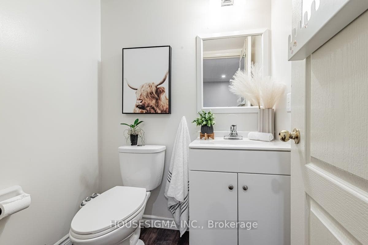 555 Tugwell Place photo 25