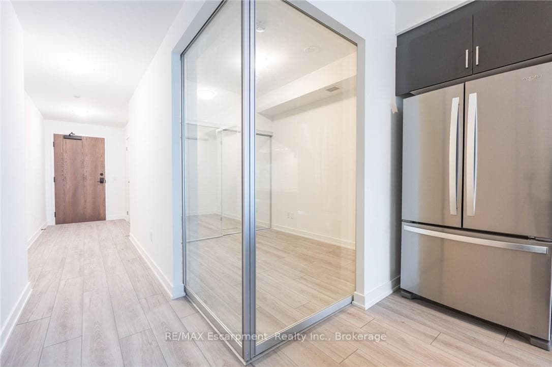 1035 SOUTHDOWN Road Unit 1501 photo 23