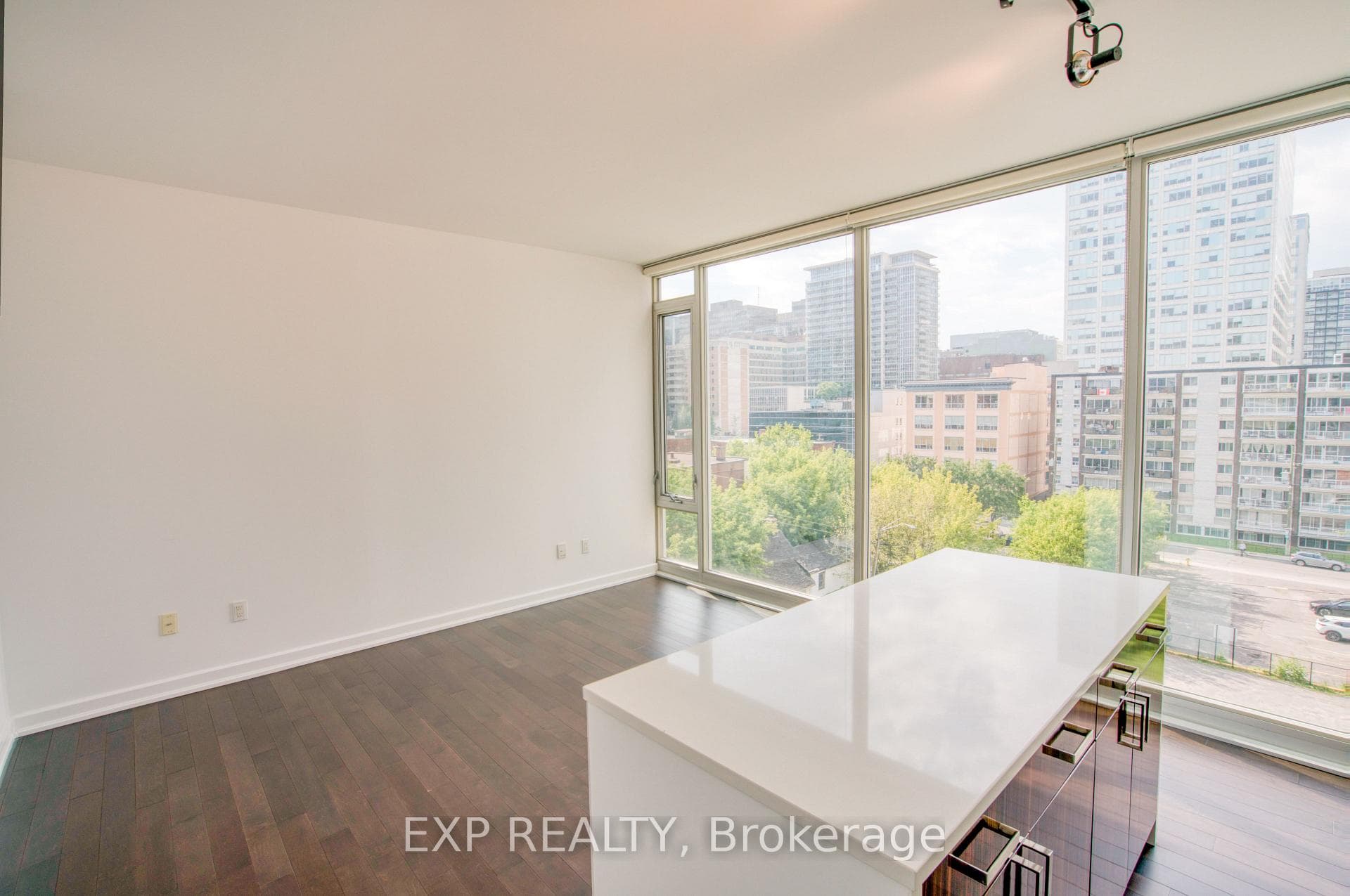 300 Lisgar Street Unit 603 photo 39