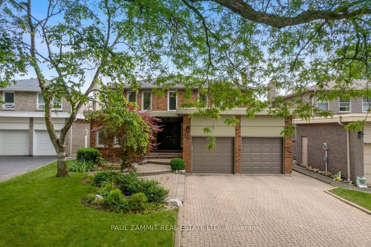 11 Granada Court photo 1