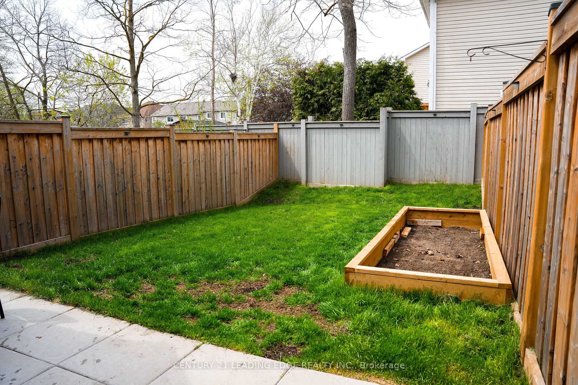 106 SYDIE Lane photo 32