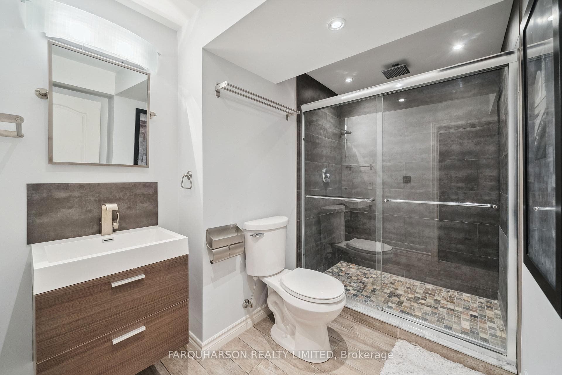 19 Grubin Avenue photo 29