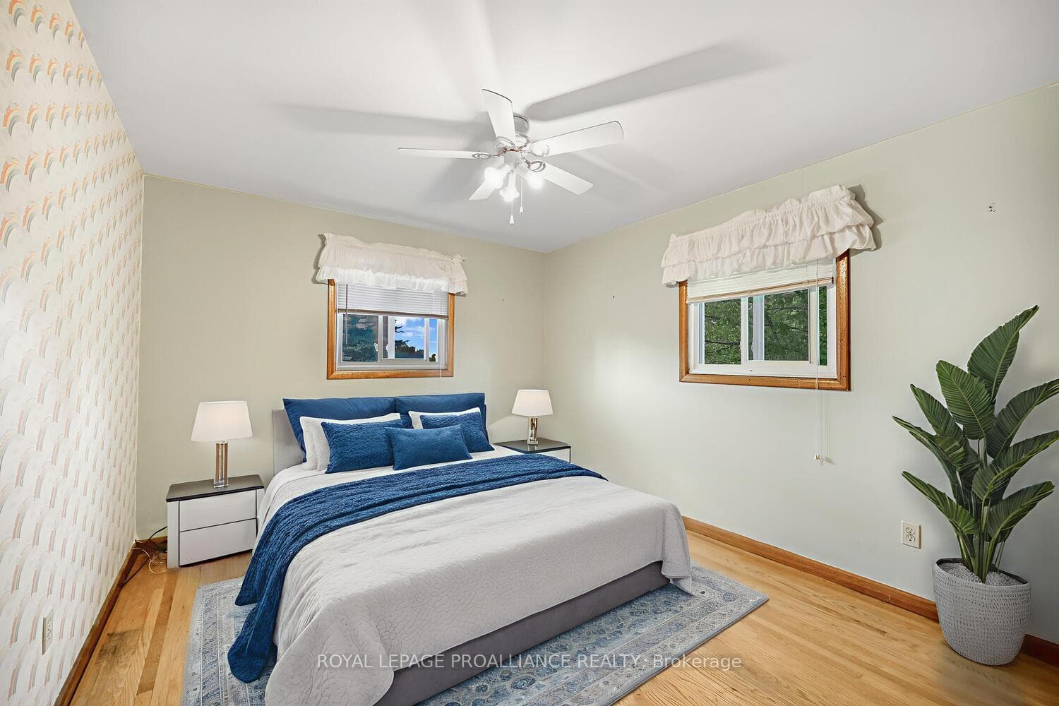 14 Davison Avenue photo 32